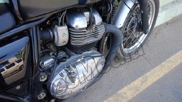 Spied parallel twin 750cc mill on the upcoming Continental GT 750
