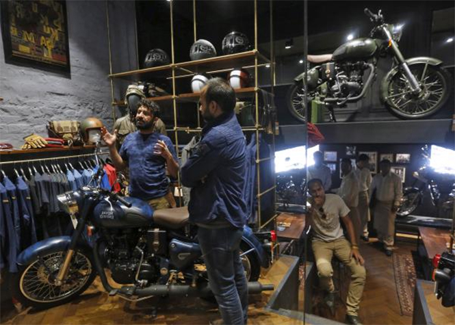 Royal Enfield Gear Store and Classic 500