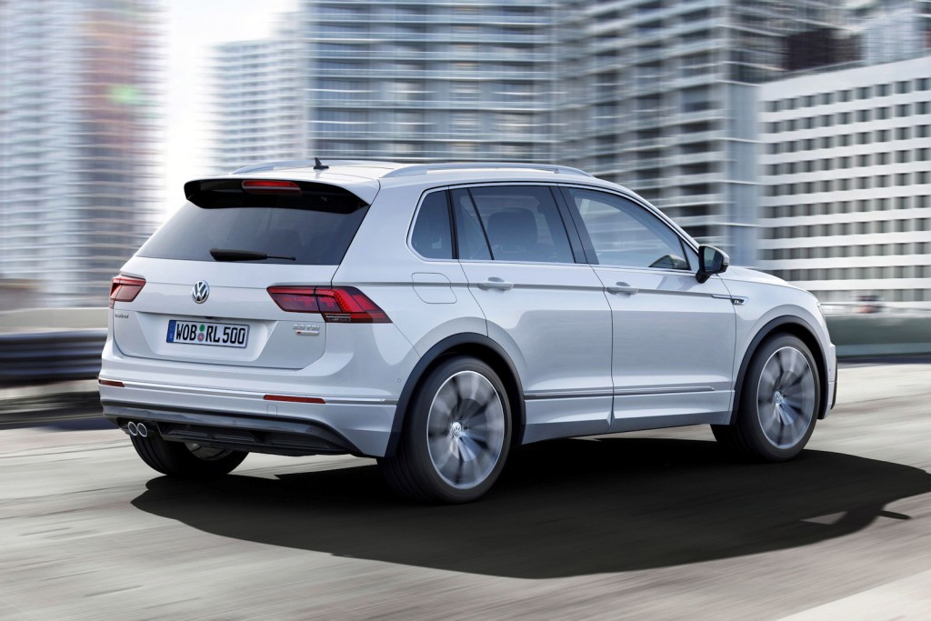 Second generation 2016 India bound Volkswagen Tiguan rear profile