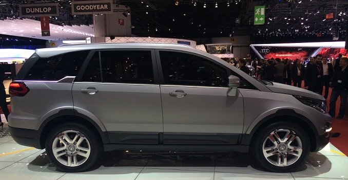 Tata Hexa at the 2016 Auto Expo