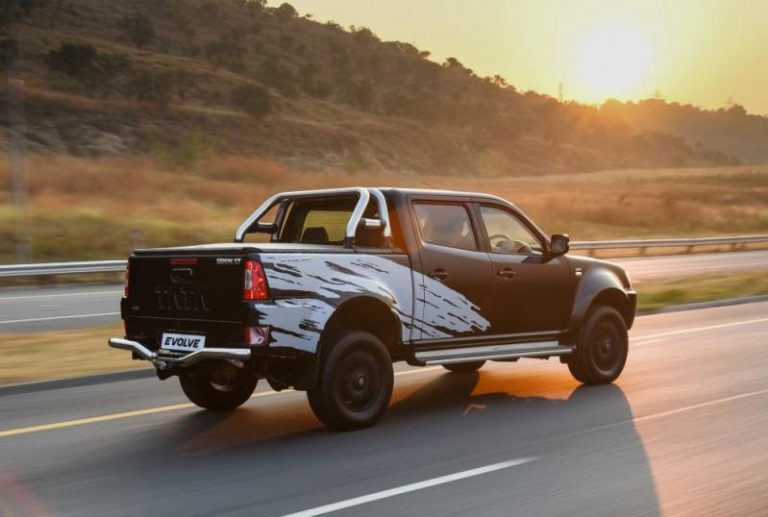 Tata Xenon Evolve Limited Edition with Black and White theme