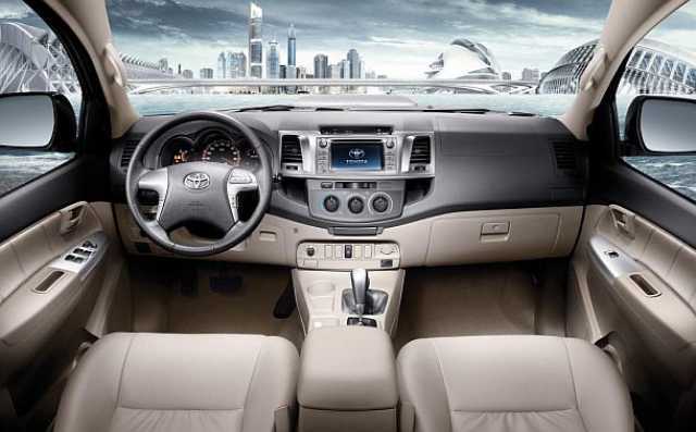 Toyota-Fortuner-Interior