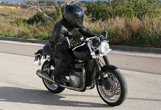 Triumph-Bonneville-1100-Spied Triumph-Bonneville-1100-Spied