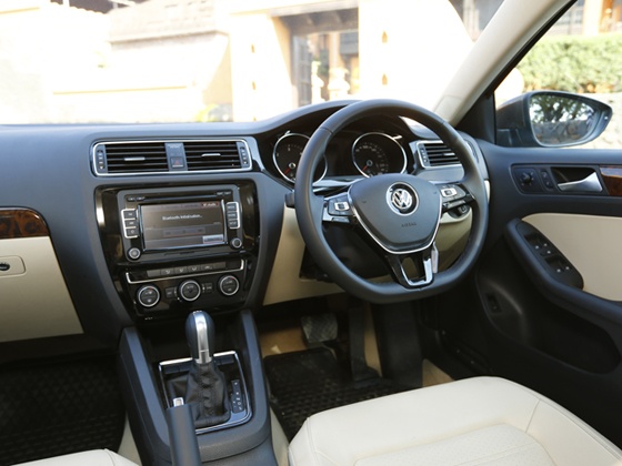 VW Jetta Facelift Interior