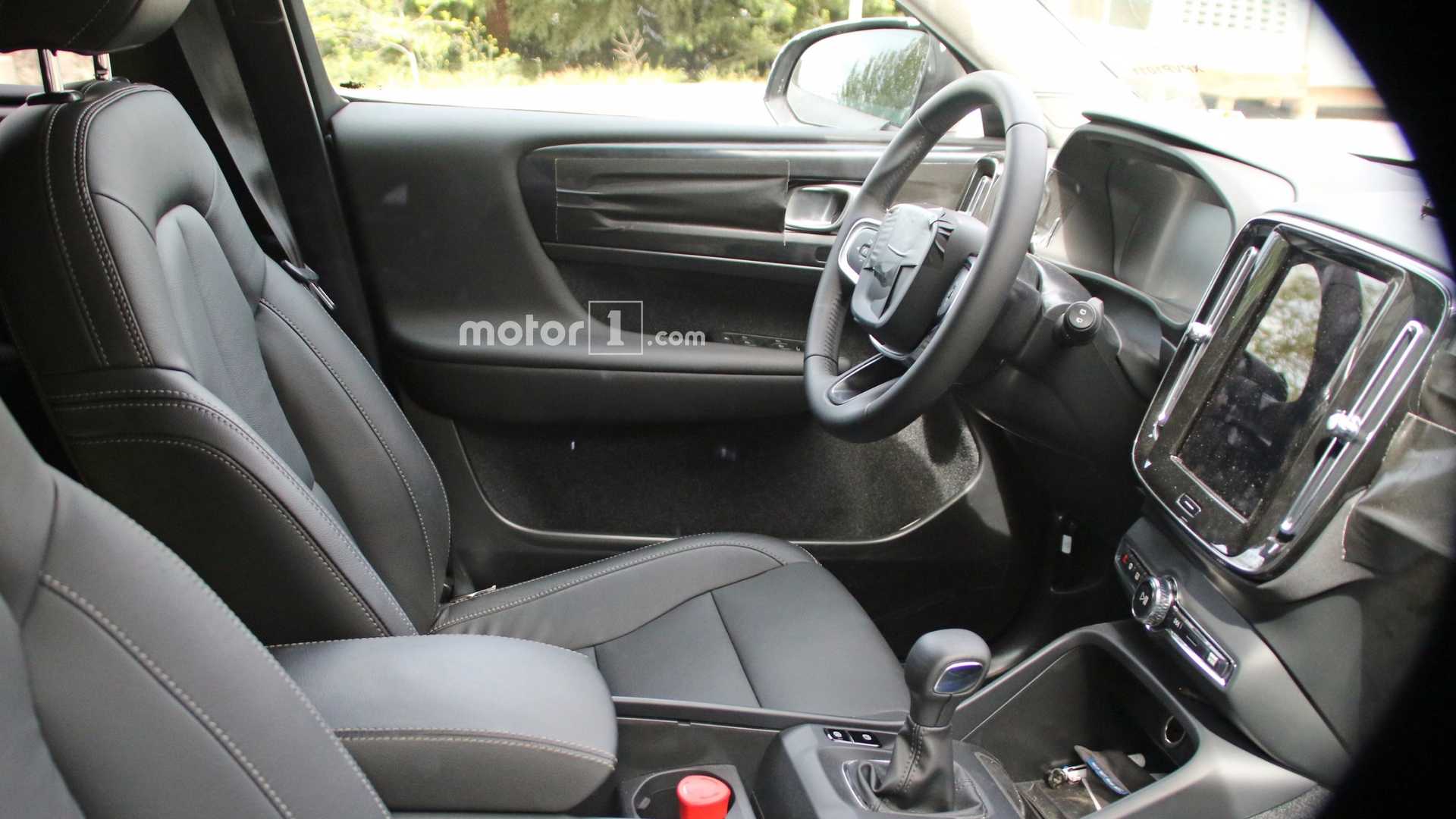 Volvo XC40 Interior Revealed in Spy Shots Ahead of Global Premier by the Year-end