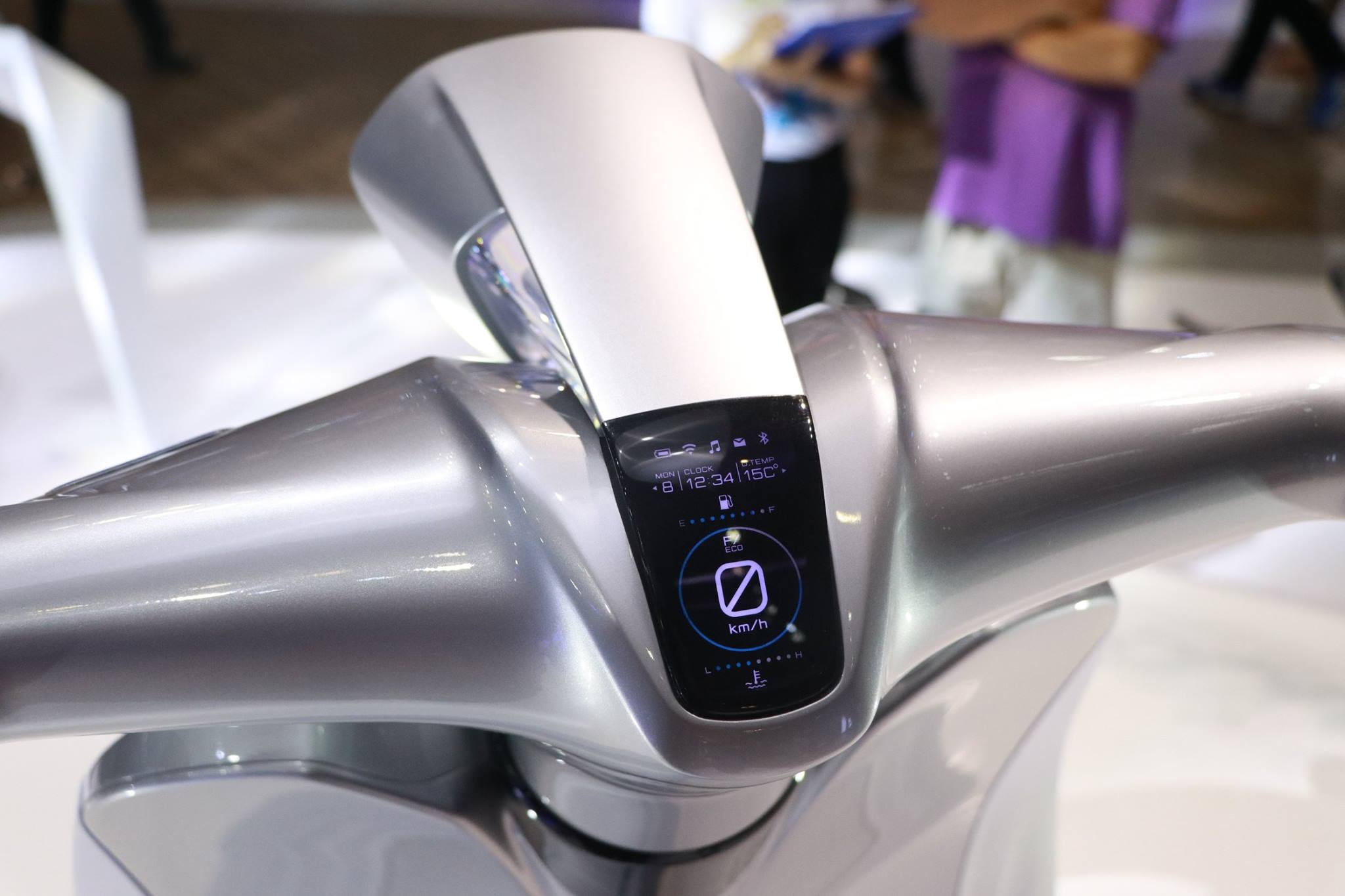 Yamaha Glorious Concept at Vietnam Motorcycle Show all digital instrument console Yamaha Glorious Concept at Vietnam Motorcycle Show all digital instrument console