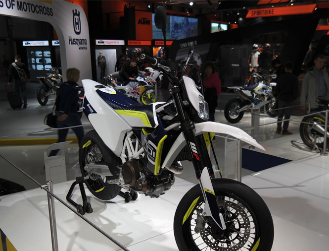husqvarna-701-supermoto-prototype-2