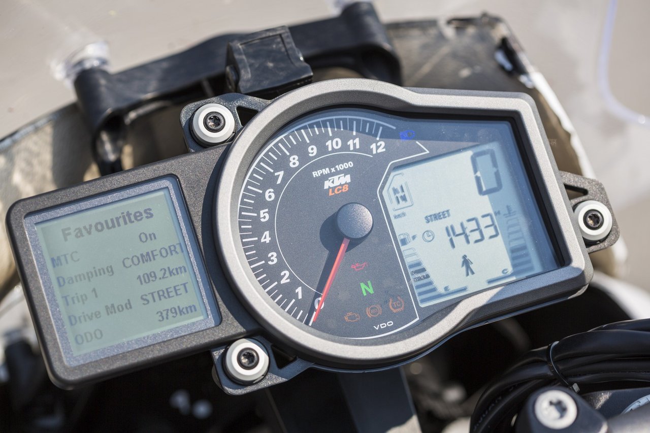 ktm 1290 super duke gt 2