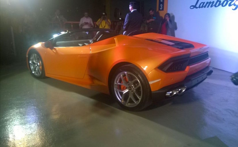 Lamborghini Huracan RWD Spyder at rear end