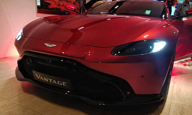 Aston Martin Vantage Front