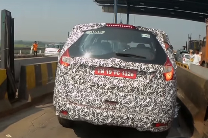 Mahindra U321 MPV test mule from rear end 