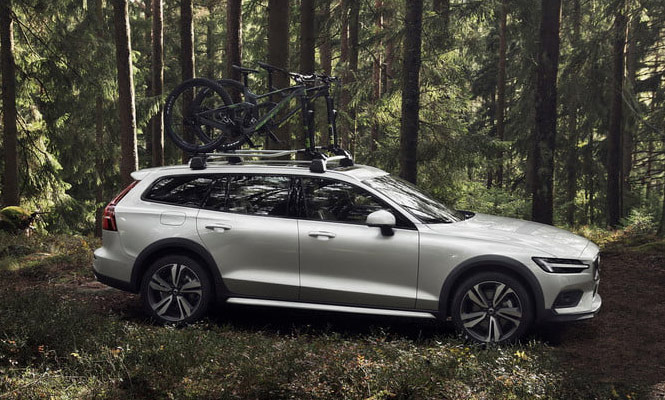 Volvo V60 Cross Country Side Look