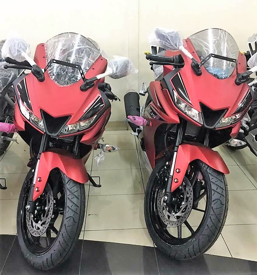 Yamaha R15 Version 3.0 from front fascia Yamaha R15 Version 3.0 from front fascia