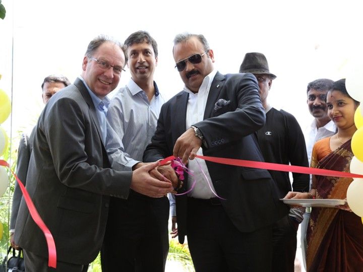 Sumit Sawhney Inaugurates Renault Selection Facility
