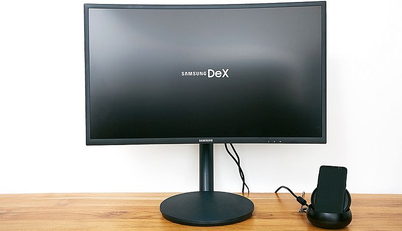 The Galaxy S8 docked in DeX mode for Mobile-to-PC Transition samsung_dex