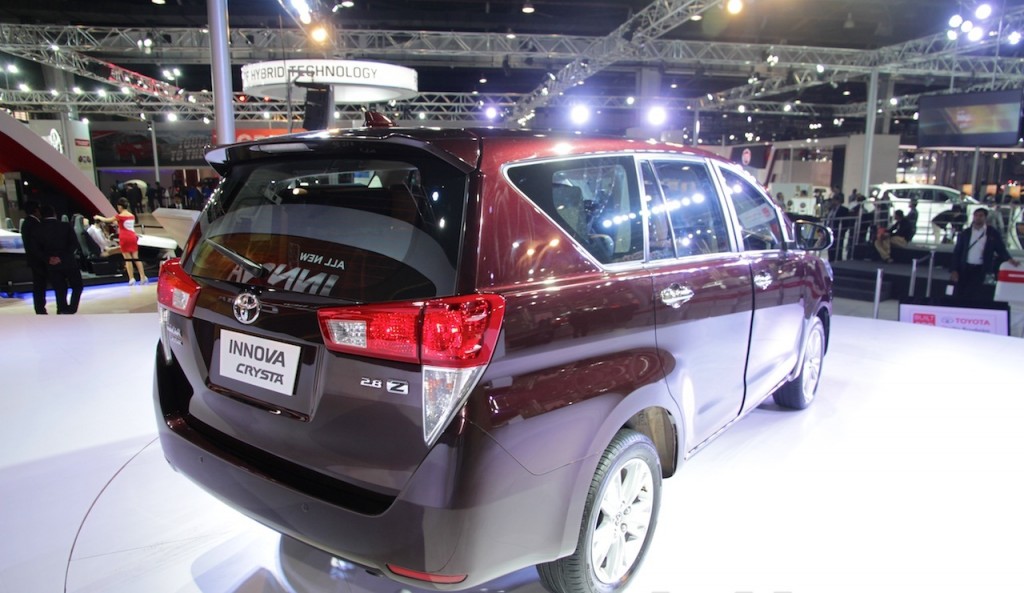  Toyota Innova Crysta Rear Profile