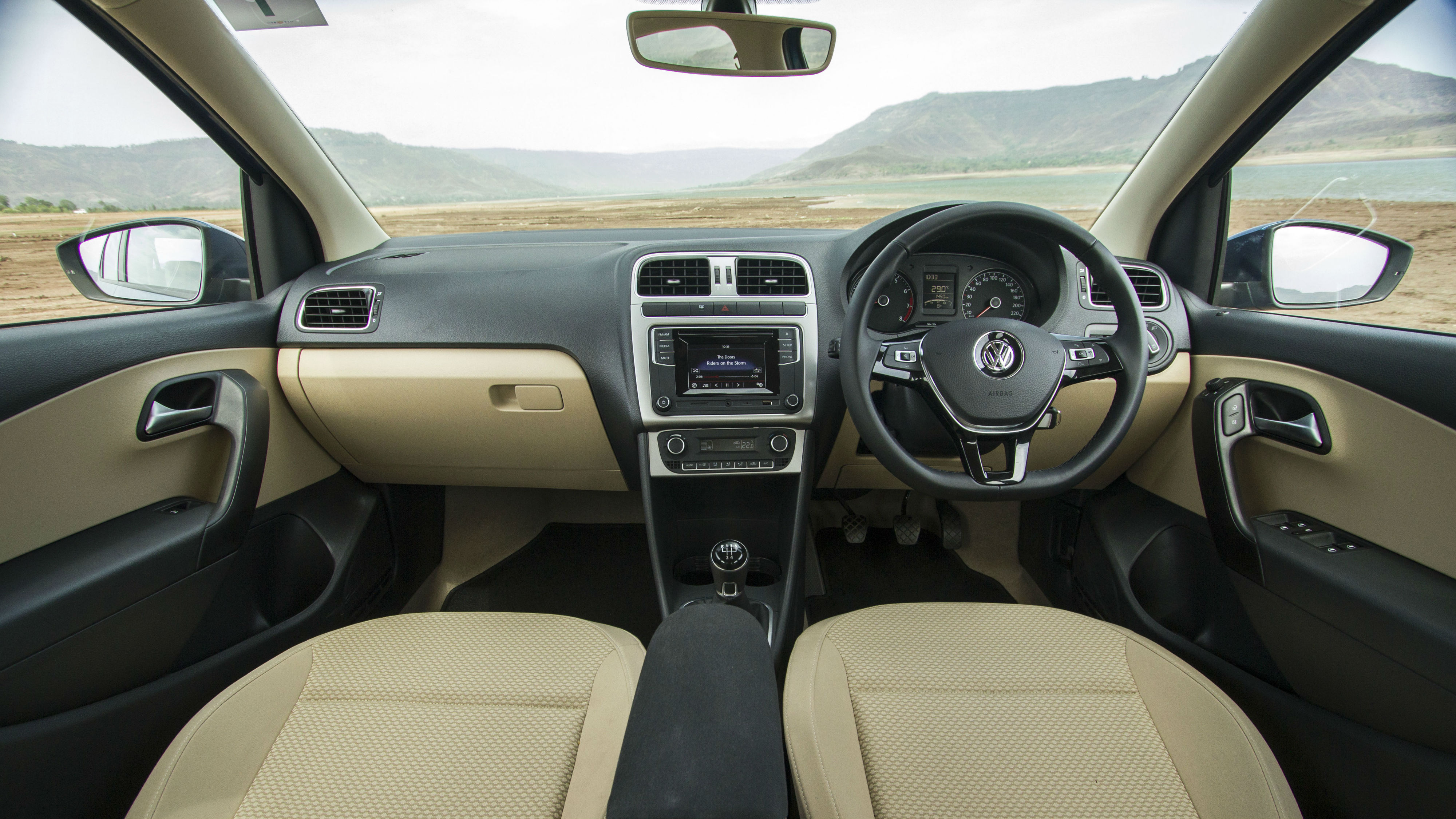 Volkswagen Ameo interior