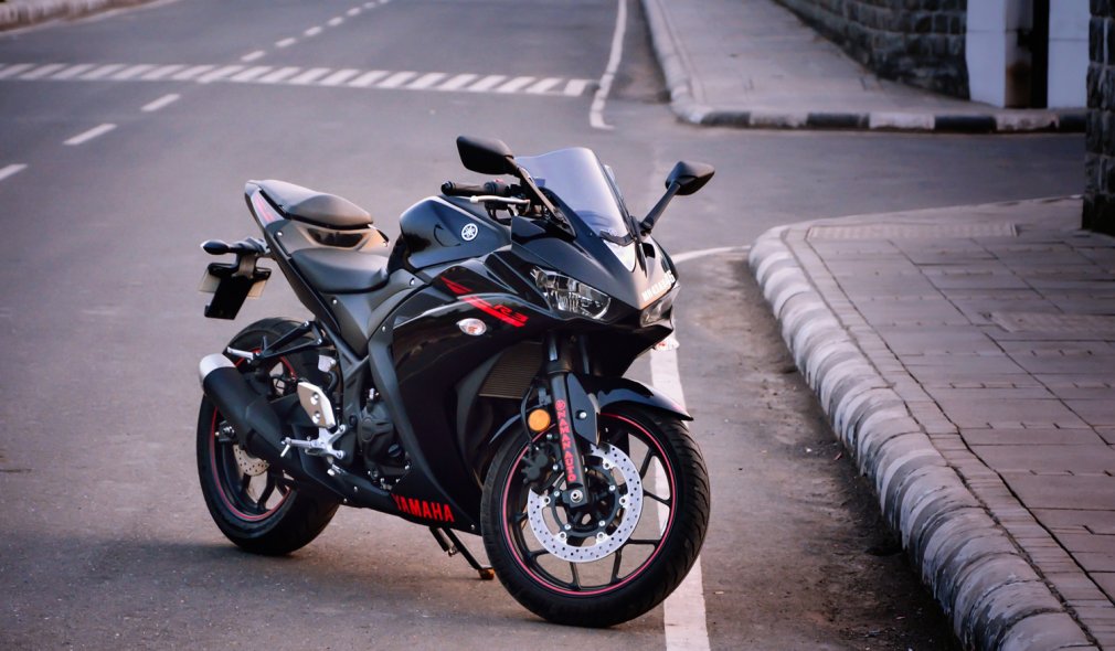 Yamaha R3