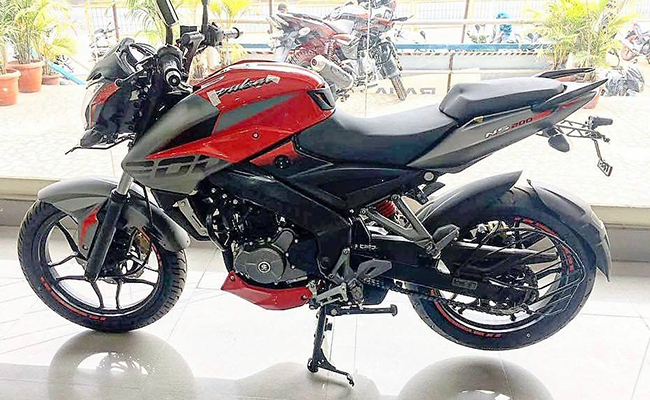 pulsar 200 ns on road price