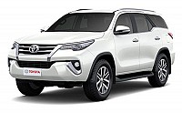 Toyota Fortuner 2.8 4x4 AT White Pearl Crystal Shine pictures