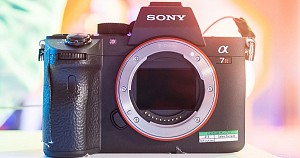 Sony A7R III Full-Frame Mirrorless Camera Launched With better focusing and longer battery life