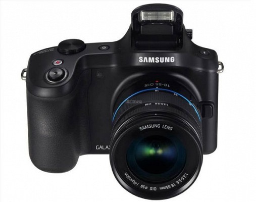 Samsung-NX10-camera-at-photokina-1