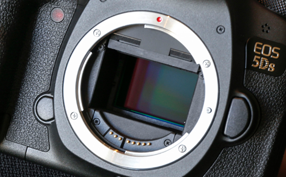 Canon-EOS-5DSR-1-2