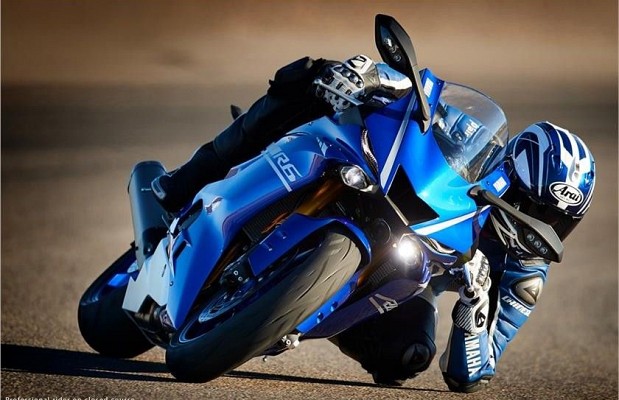 Yamaha launched YZF R6 with new features and design Aesthetics making an overall package