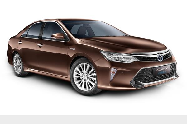 2017 Toyota Camry Hybrid Launched in India; Priced at INR 31.98 Lakh
