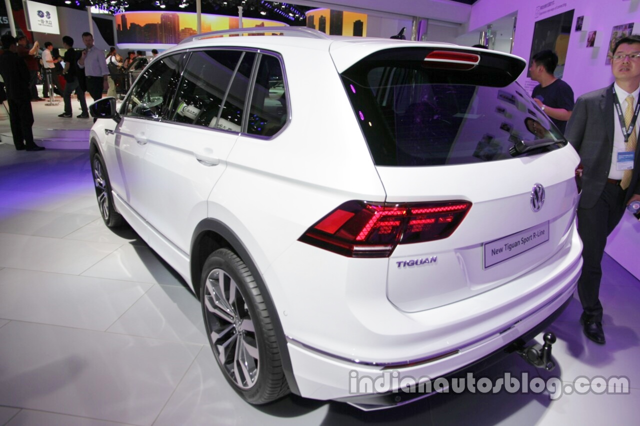 2016 Volkswagen Tiguan Sports R-Line at the Rear End