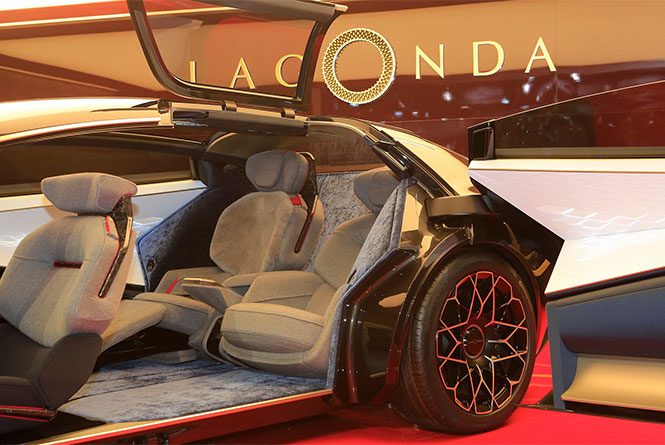 Aston-Martin Electric Lagonda SUV Interior