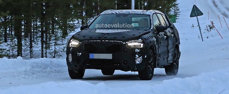 Camouflaged 2018 Next-gen Volvo XC60 Spied Front Profile