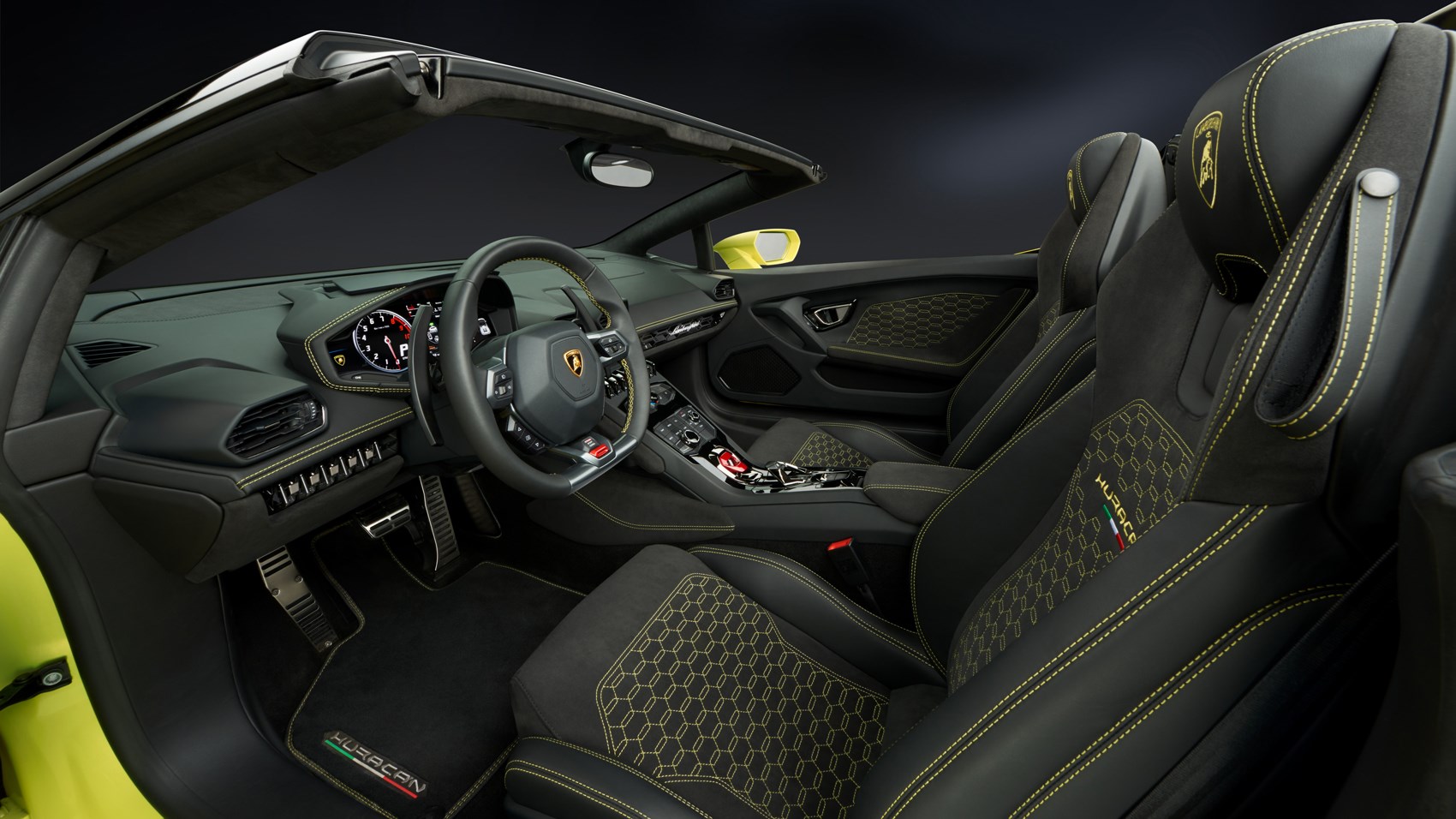 Lamborghini Huracan RWD Spyder inside view