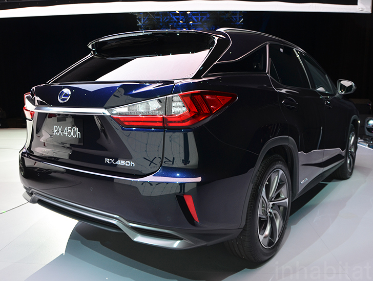 Lexus RX450h at the rear end 
