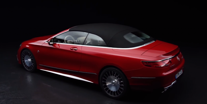 Mercedes-Maybach S650 Cabriolet Roof Covered at LA Motor Show