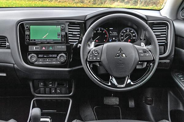Mitsubishi to Launch 2017 Outlander in India Later This Year Interior Dashboard