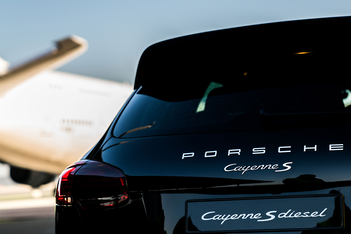 Porsche Cayenne S Diesel Model Drags the Airbus A380 Plane