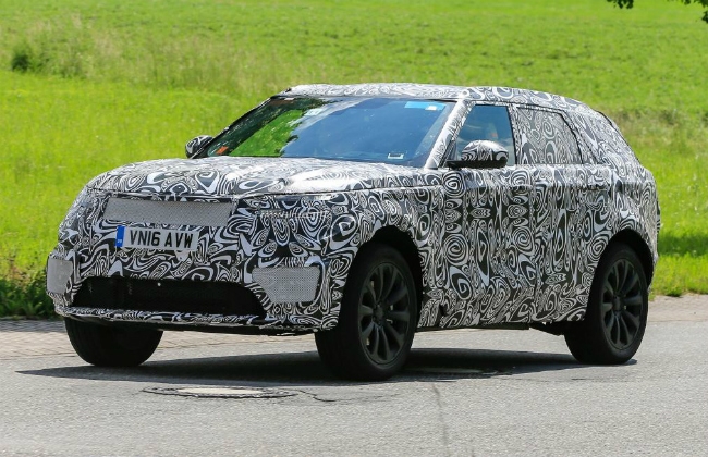 Spied Image of the New Range Rover Sport Coupe