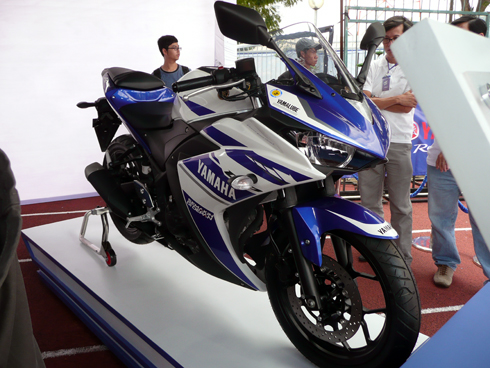 Yamaha R25 Previewed in Vietnam
