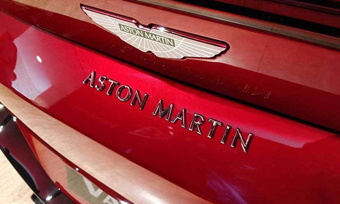 Aston Martin Vantage Back