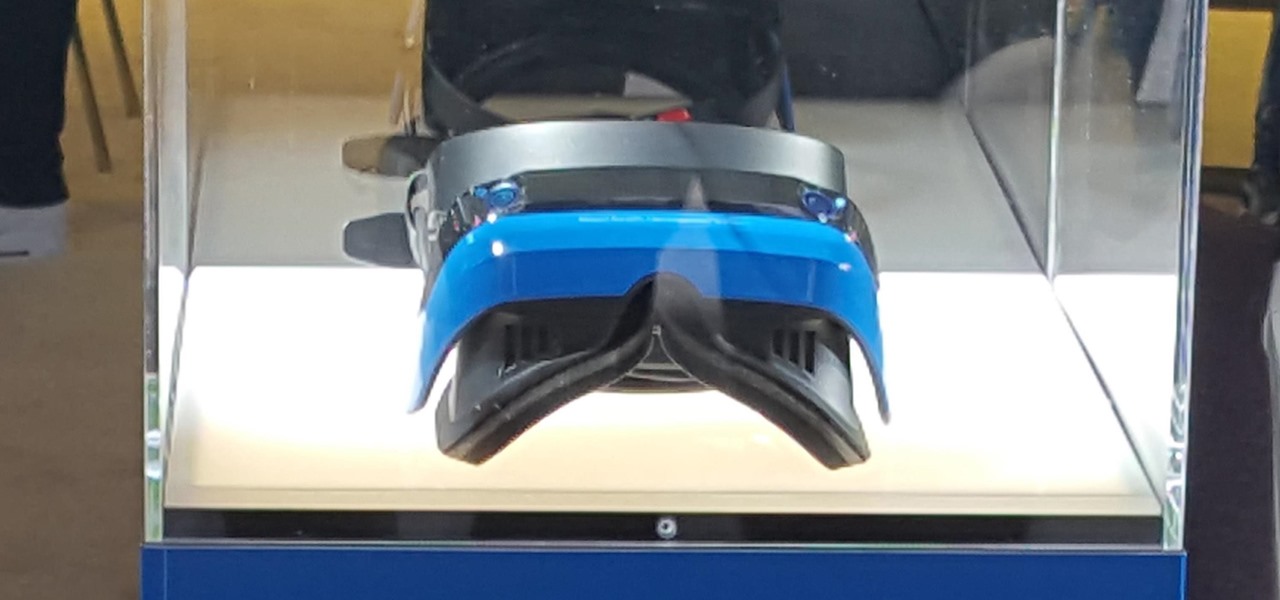 Microsoft Mixed Reality Headset