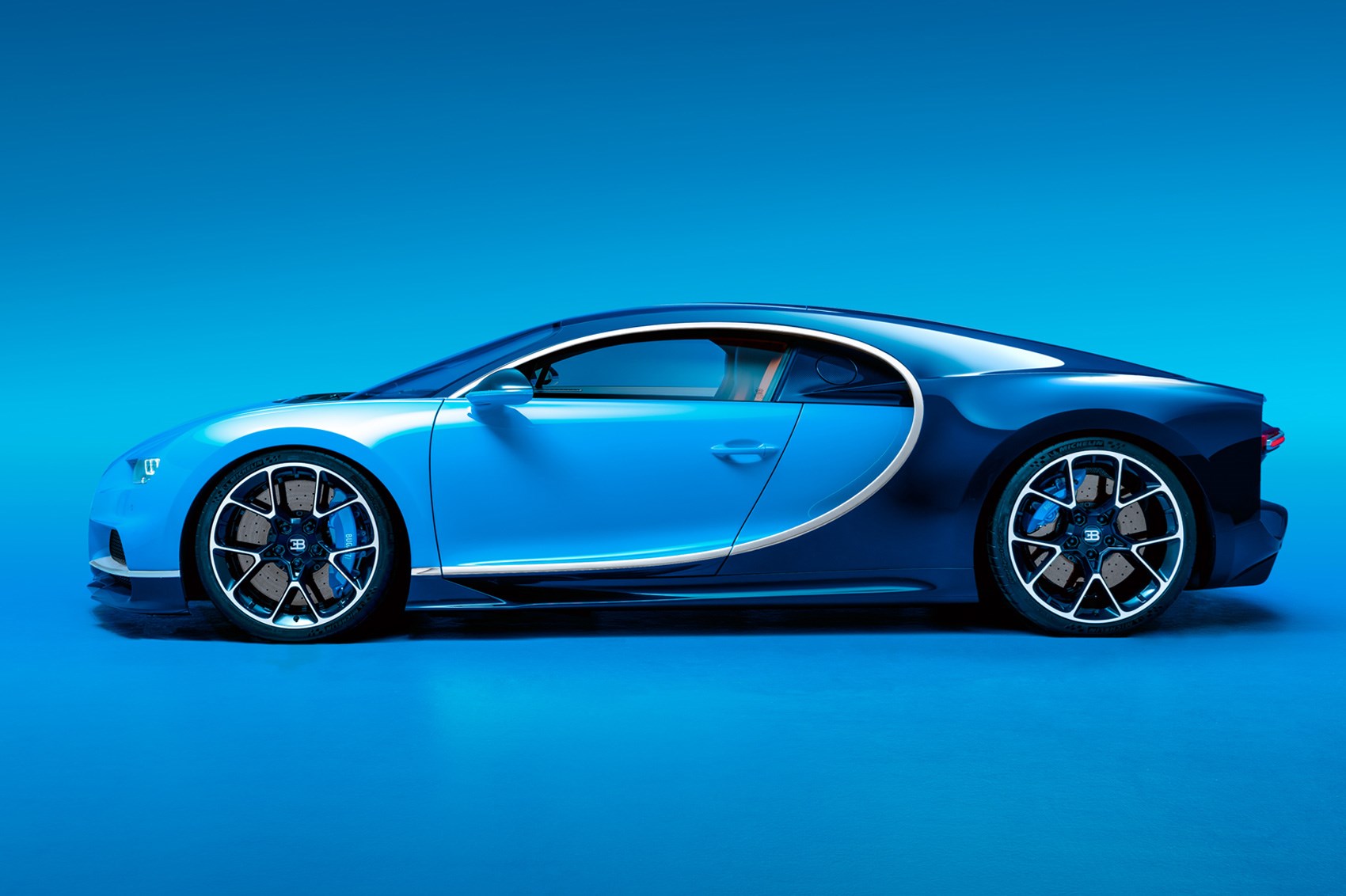 Bugatti chiron side profile